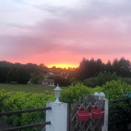 White Grape Inn Piégut-Pluviers 외부 사진